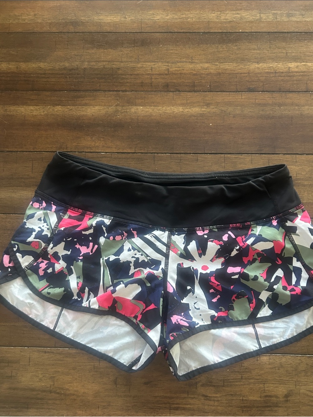 Women’s Lululemon Black Multi-Color Active Running Shorts